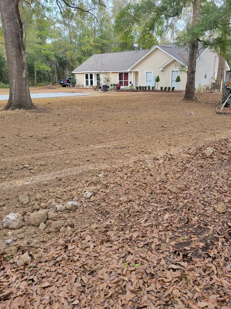 Affordable residential landscaping in Lacombe, LA by IL Trucking