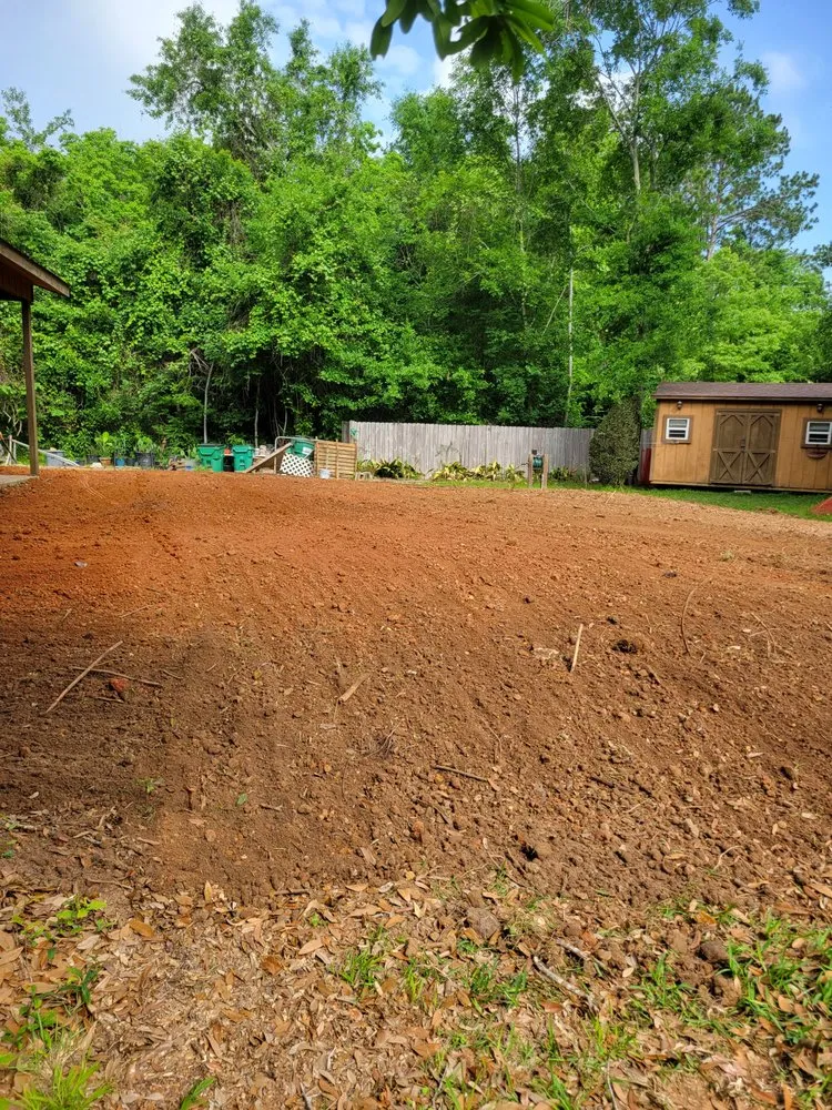 Expert yard maintenance for outdoor upgrades in Lacombe, LA by IL Trucking