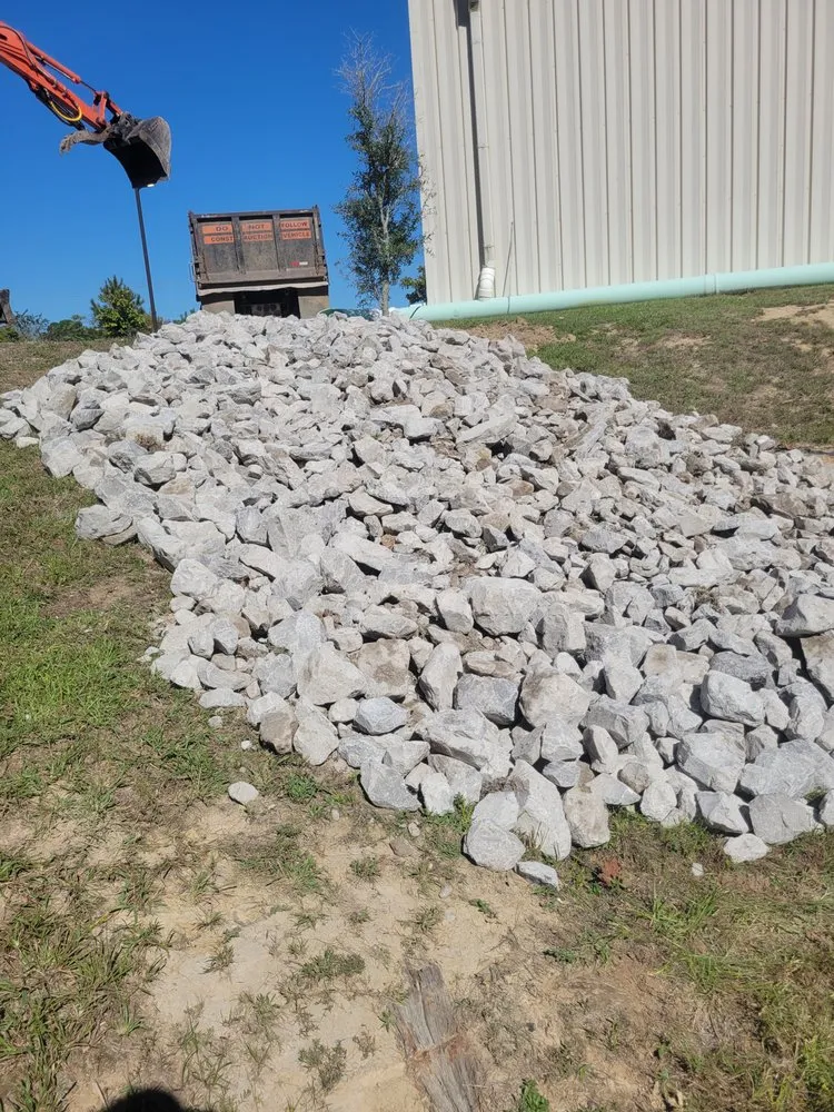 Trusted landscape design for year-round maintenance in Lacombe, LA by IL Trucking