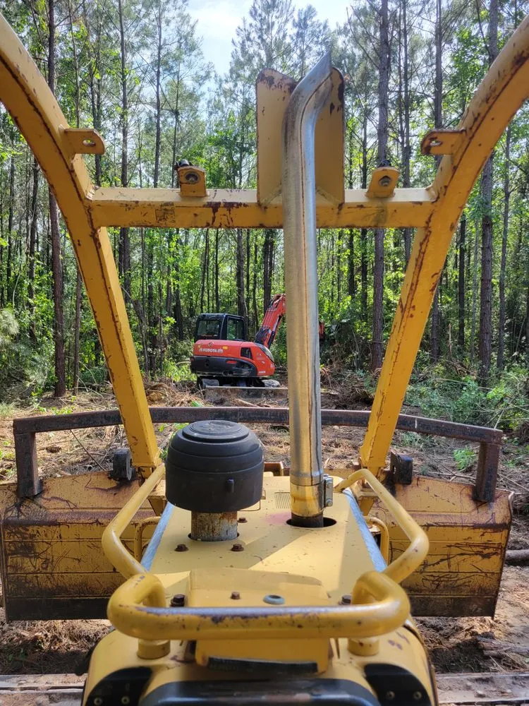 Top-rated landscaping services for homes across Lacombe, LA - IL Trucking