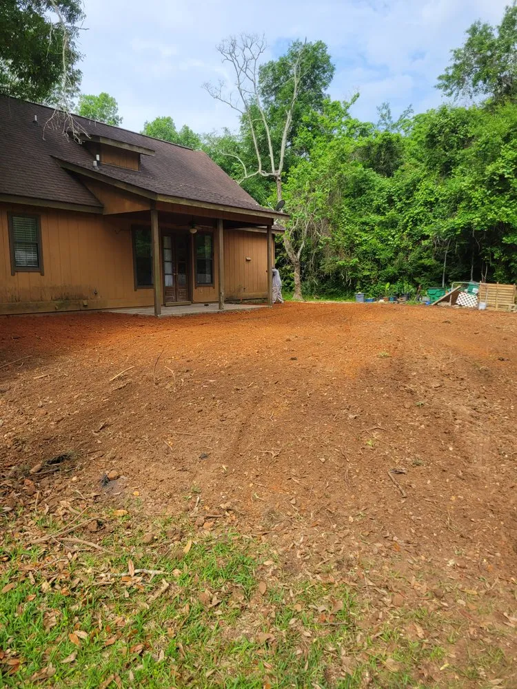 Expert garden landscaping in Lacombe, LA - IL Trucking