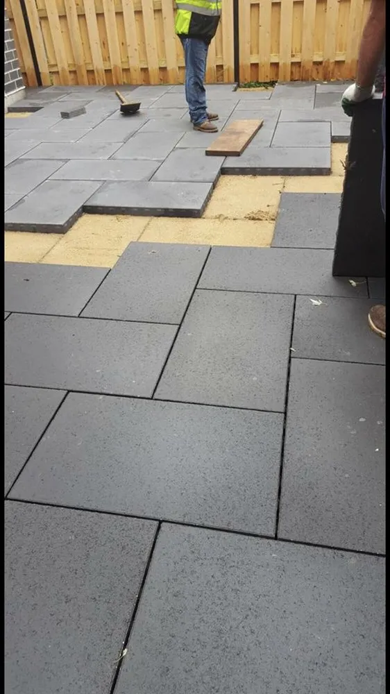 Affordable landscape design for residential properties across Chicago, IL - Illinois Brick Company