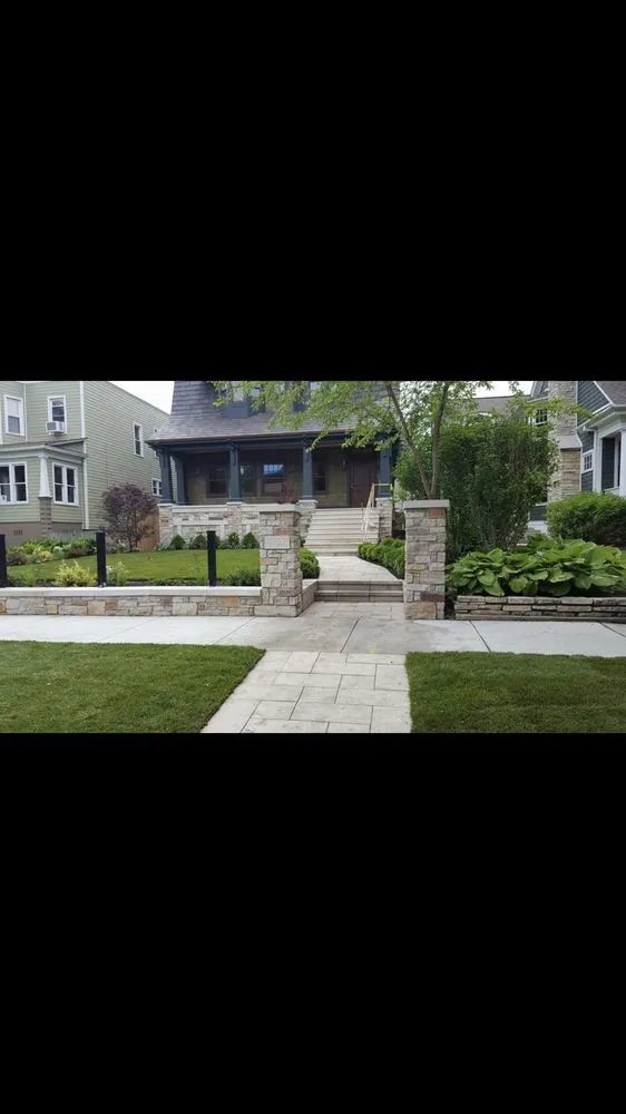 Trusted lawn mowing service in Chicago, IL - Illinois Brick Company