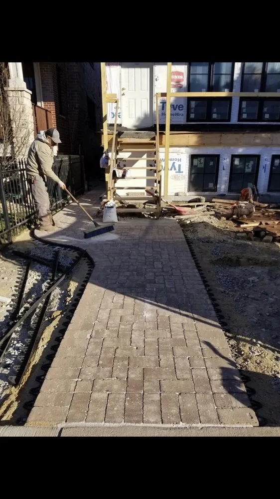 Expert garden landscaping experts serving Chicago, IL - Illinois Brick Company