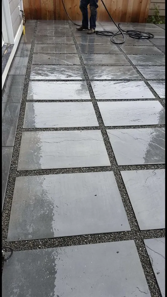 Reliable outdoor landscaping in Chicago, IL - Illinois Brick Company