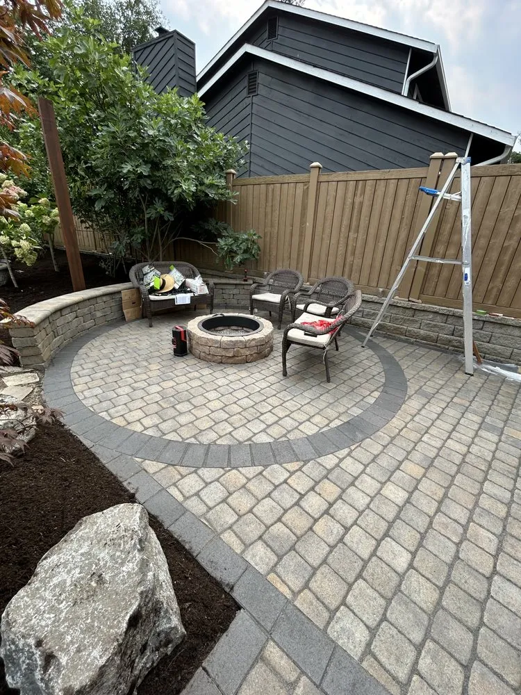 Custom garden landscaping in Auburn, WA by IMD landscaping