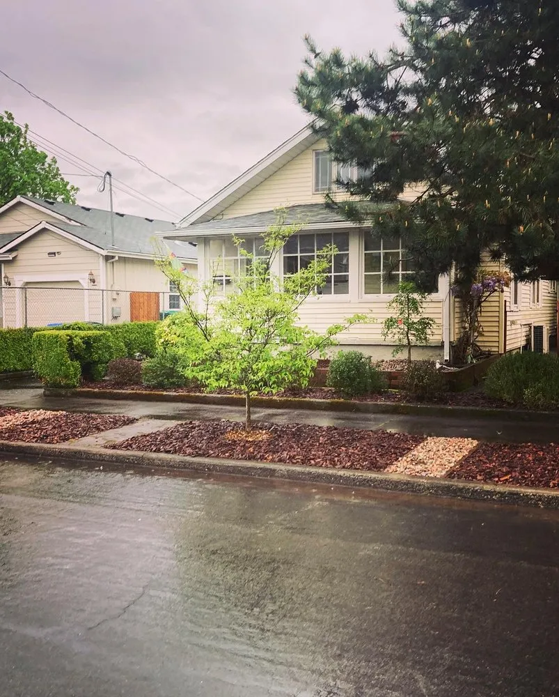 Custom residential landscaping experts serving Clackamas, OR - Immaculate Outdoor Services