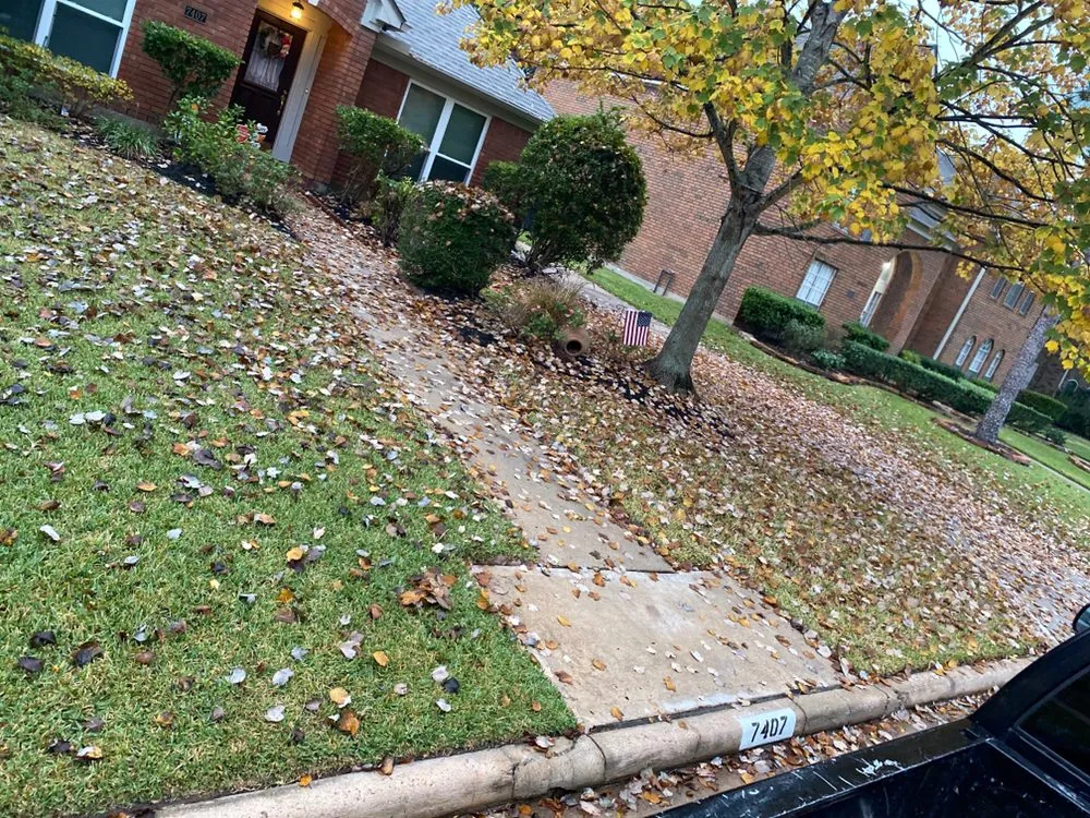 Local residential landscaping for residential properties in Houston, TX by iMow Lawns