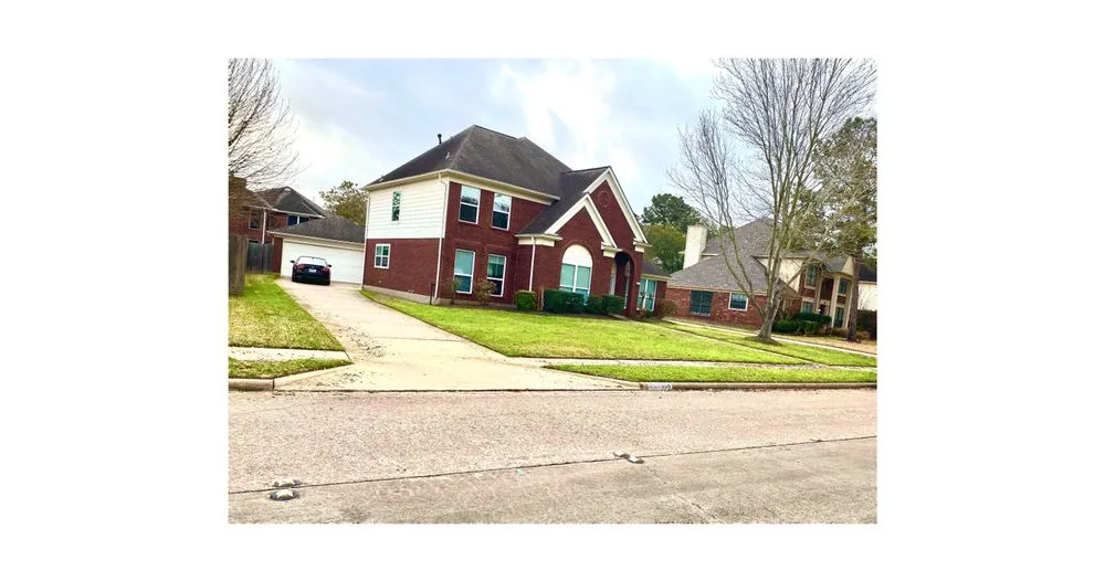 Expert residential landscaping in Houston, TX by iMow Lawns