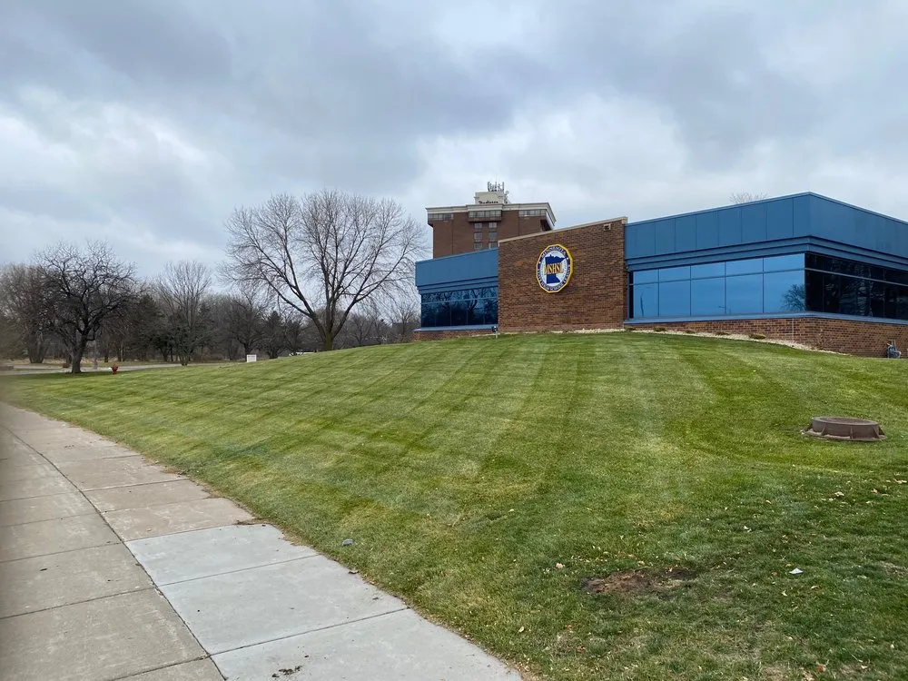 Expert garden landscaping in Minneapolis, MN by iMowediT