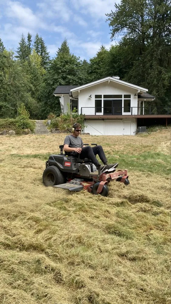 Professional yard cleanup service in Bellevue, WA - Imperial Garden