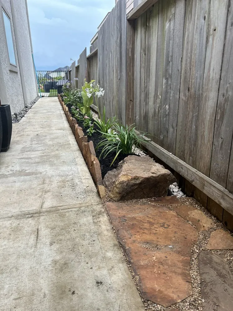 Expert yard cleanup service in Pasadena, TX by Imperial Landscaping & Nursey