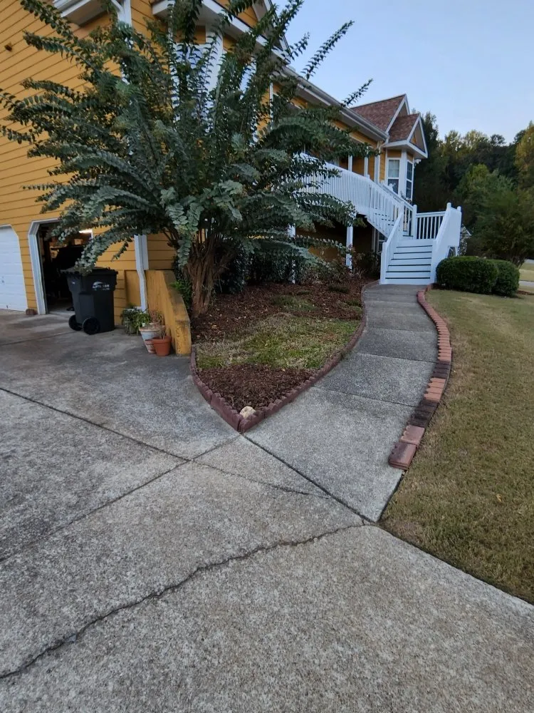 Affordable lawn mowing service in Dallas, GA - Imperial Lawn Care