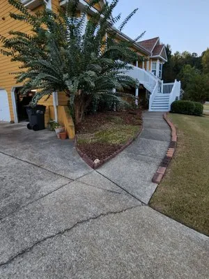 Imperial Lawn Care Logo