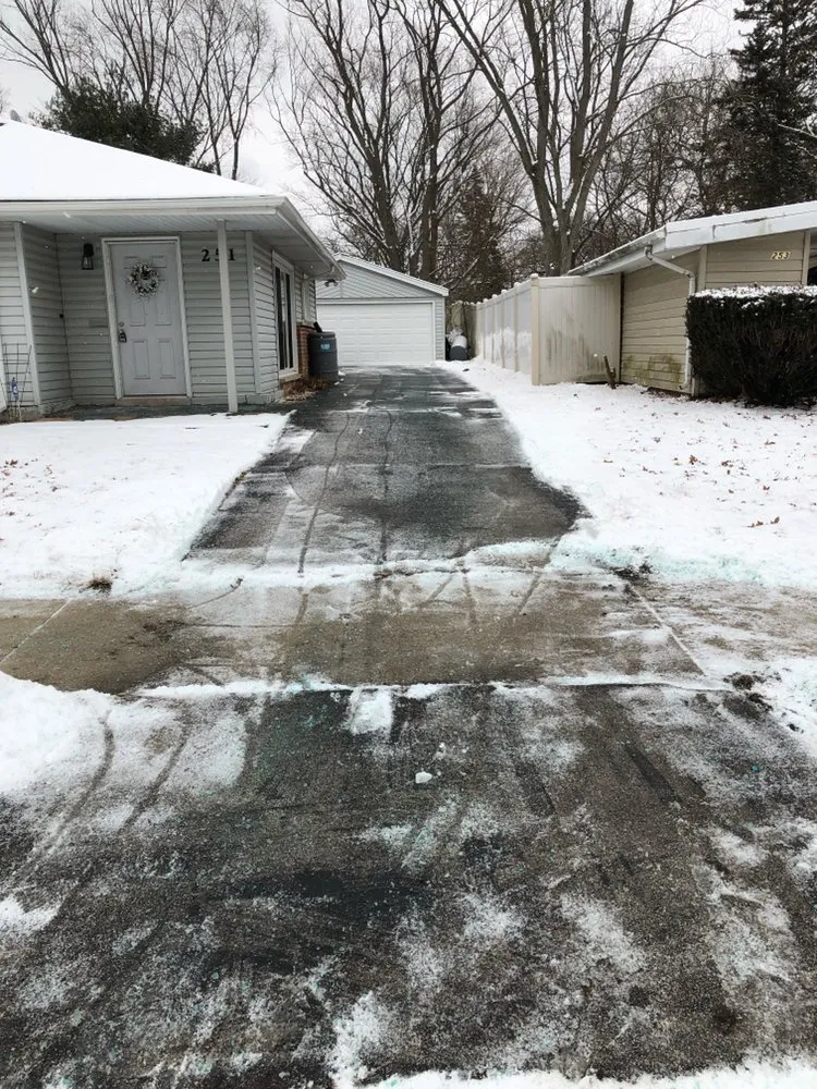 Expert lawn care service experts serving Blue Island, IL - Imperial Services HVAC & Lawn Service