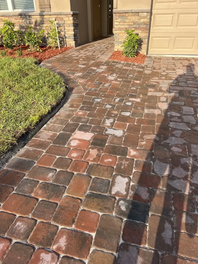 Reliable lawn mowing service experts serving Melbourne, FL - Imperium Pavers