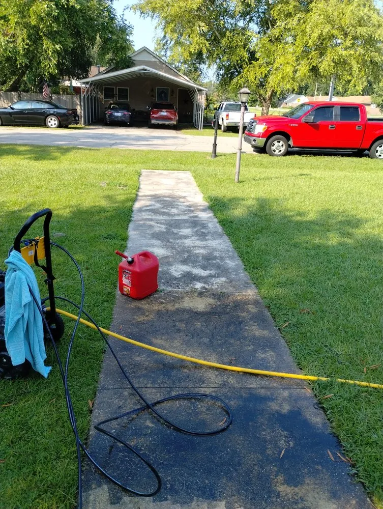 Reliable outdoor landscaping for beautiful yards in Florence, SC by In A Jiffy