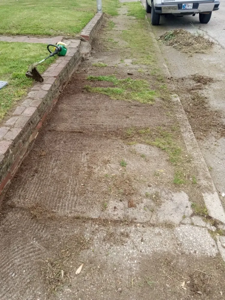 Local yard maintenance for outdoor upgrades in Evansville, IN by In D Cutz