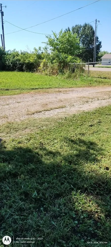 Local residential landscaping in Durant, OK - In His Honor Lawn Care Service