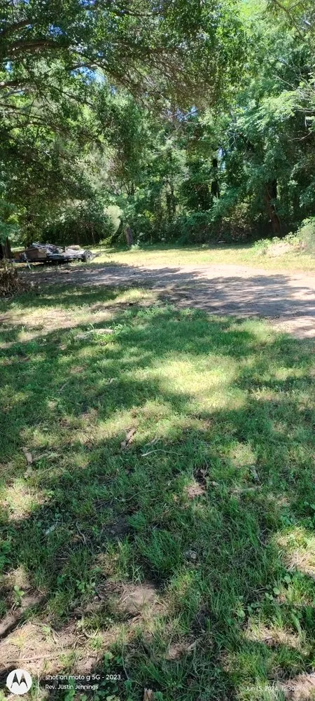 Affordable garden landscaping experts serving Durant, OK - In His Honor Lawn Care Service