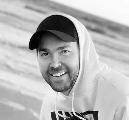 In Season Landscape Maintenance Logo