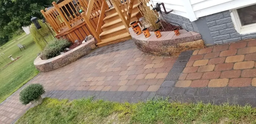 Trusted garden landscaping in Berlin Township, MI by In Syts Landscaping