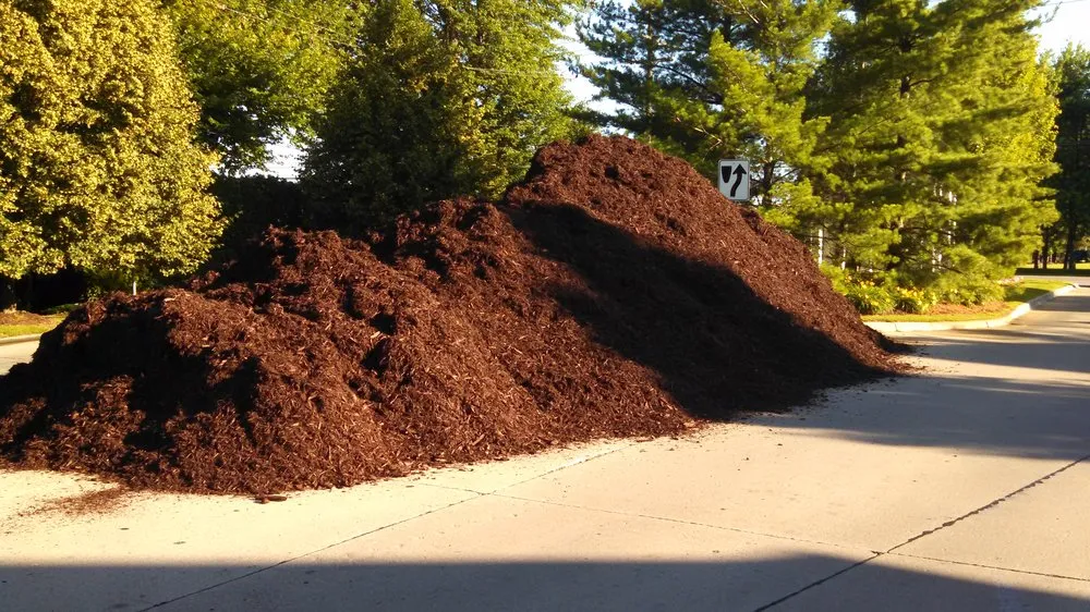 Trusted outdoor landscaping experts serving Berlin Township, MI - In Syts Landscaping