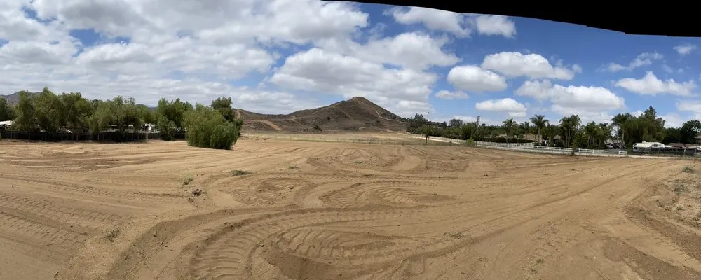 Reliable garden landscaping in Riverside, CA by In The Dust Hauling