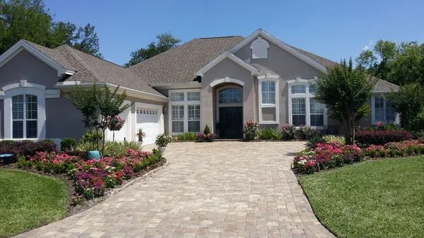 In The Garden Landscape And Design Logo