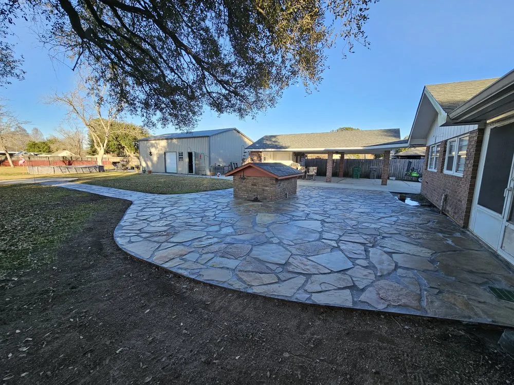 Top-rated landscape installation in Opelousas, LA by In The Weeds