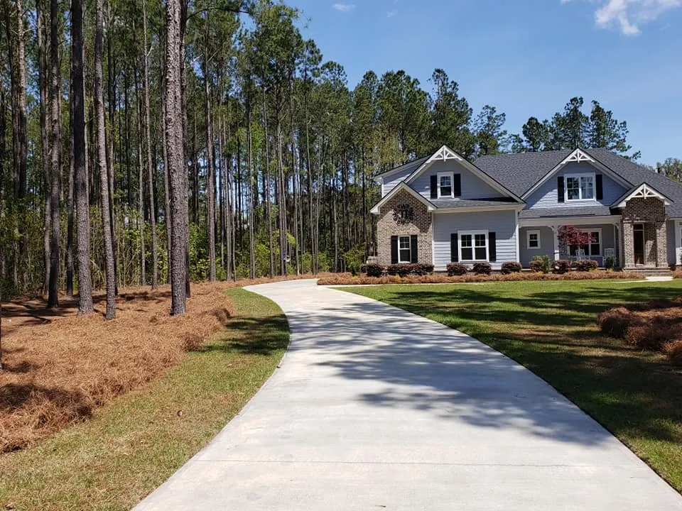 Affordable yard maintenance in Hinesville, GA - Incredible Cuts