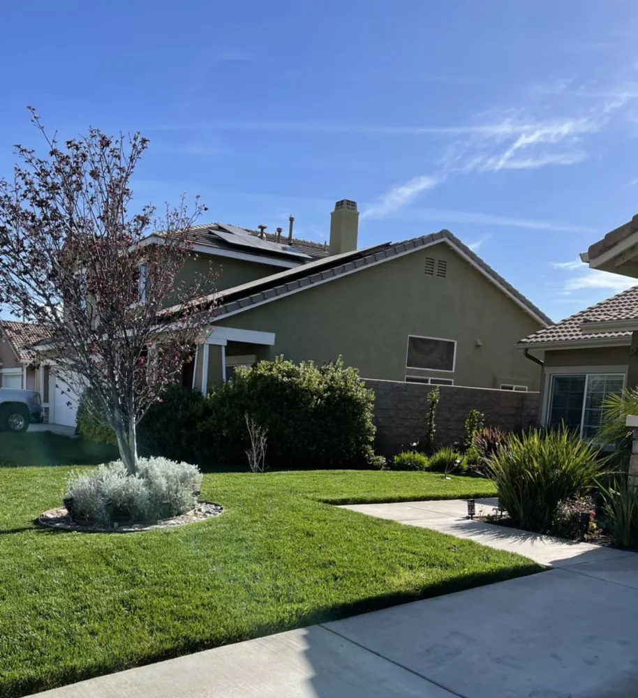 Top-rated lawn mowing service experts serving Hemet, CA - Incredible Landscape