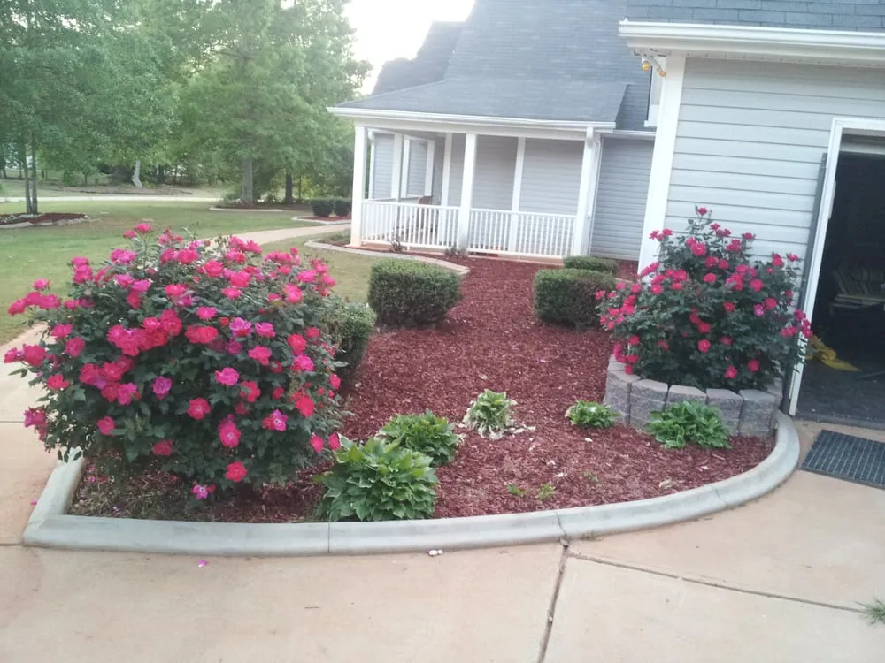 Local yard cleanup service experts serving Hampton, GA - Incredible Landscaping