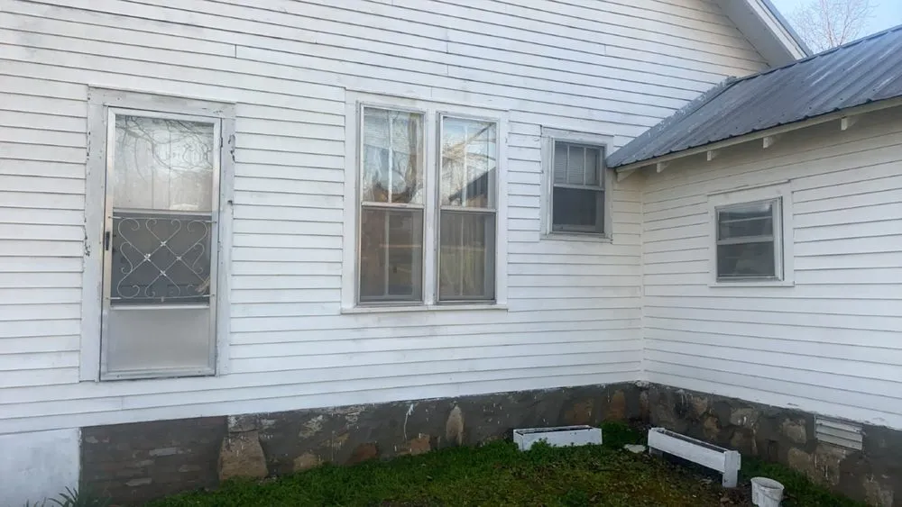 Professional landscaping services experts serving Newark, AR - Independent property solutions