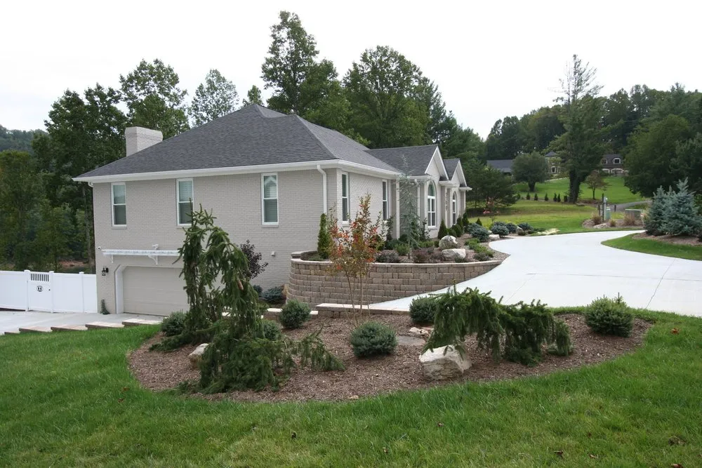 Trusted yard maintenance for homes in Buffalo Valley, TN by Indian Creek Landscapes