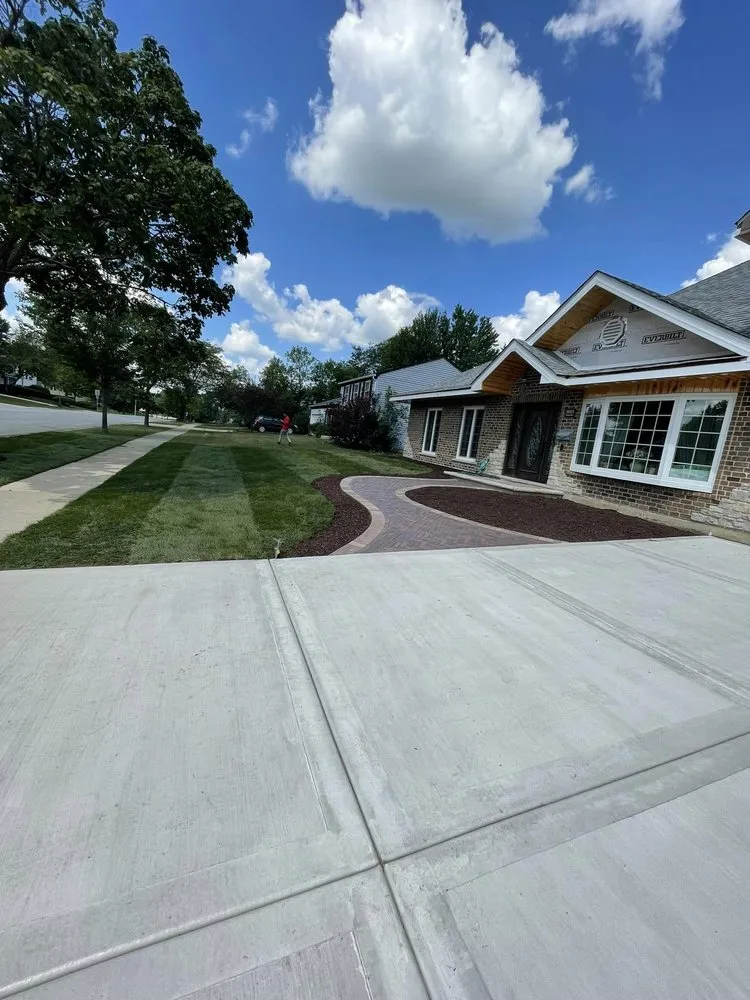 Reliable yard maintenance with custom design in Bartlett, IL by Infinite Green Landscaping