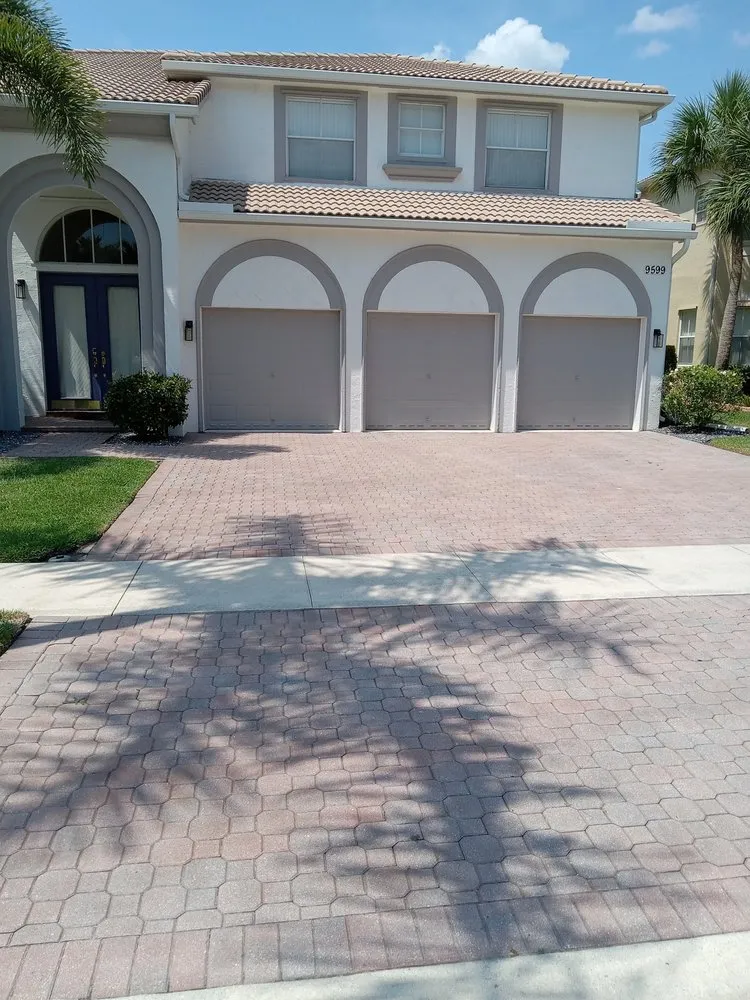 Reliable lawn care service experts serving Royal Palm Beach, FL - Infinite Green Lawn Care Service