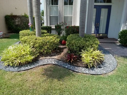 Infinite Green Lawn Care Service Logo