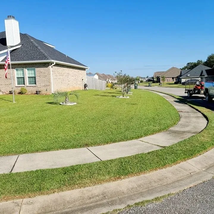 Trusted yard cleanup service in Phenix City, AL - Infinite Scapes Lawn Care