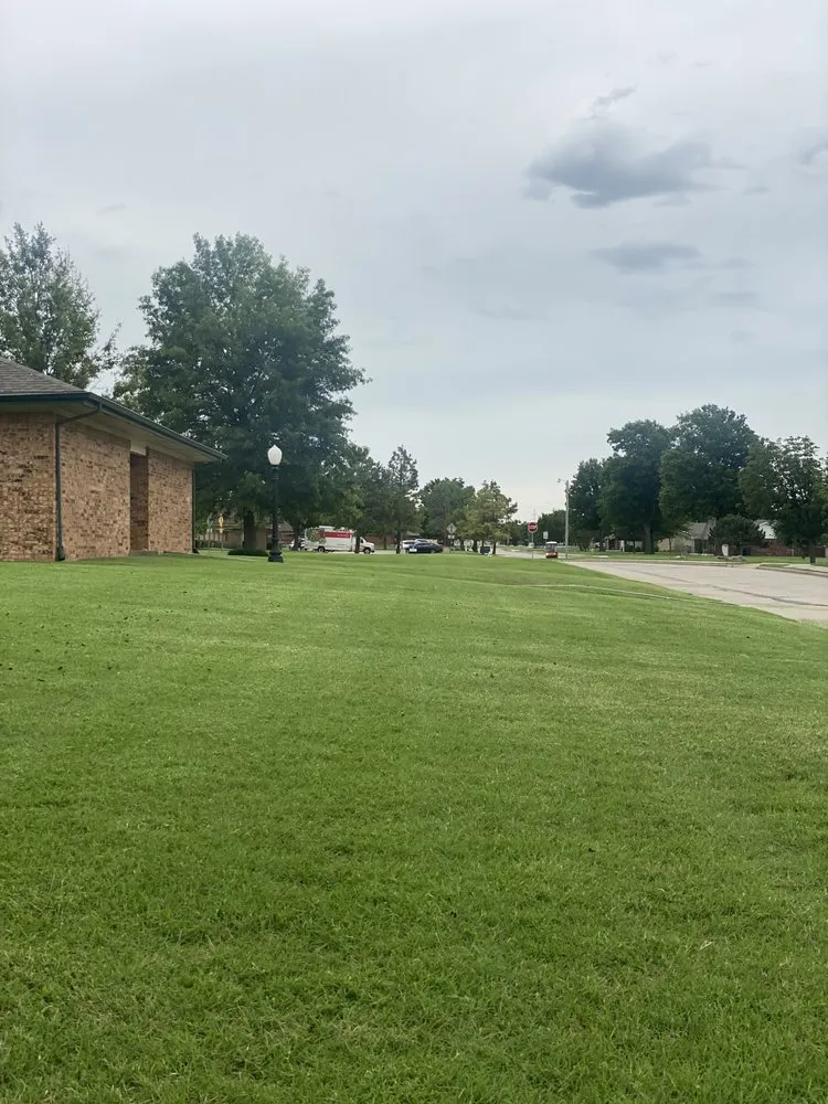 Custom outdoor landscaping in Tulsa, OK by Infinity Green Landscaping