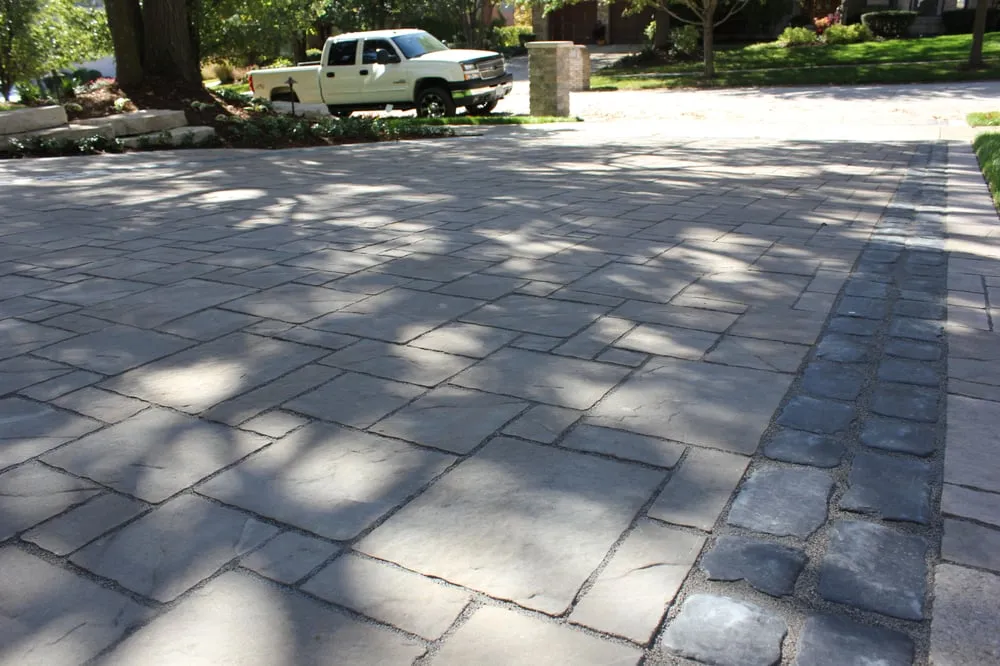 Affordable lawn mowing service experts serving Frankfort, IL - Infinity Lawn & Landscaping