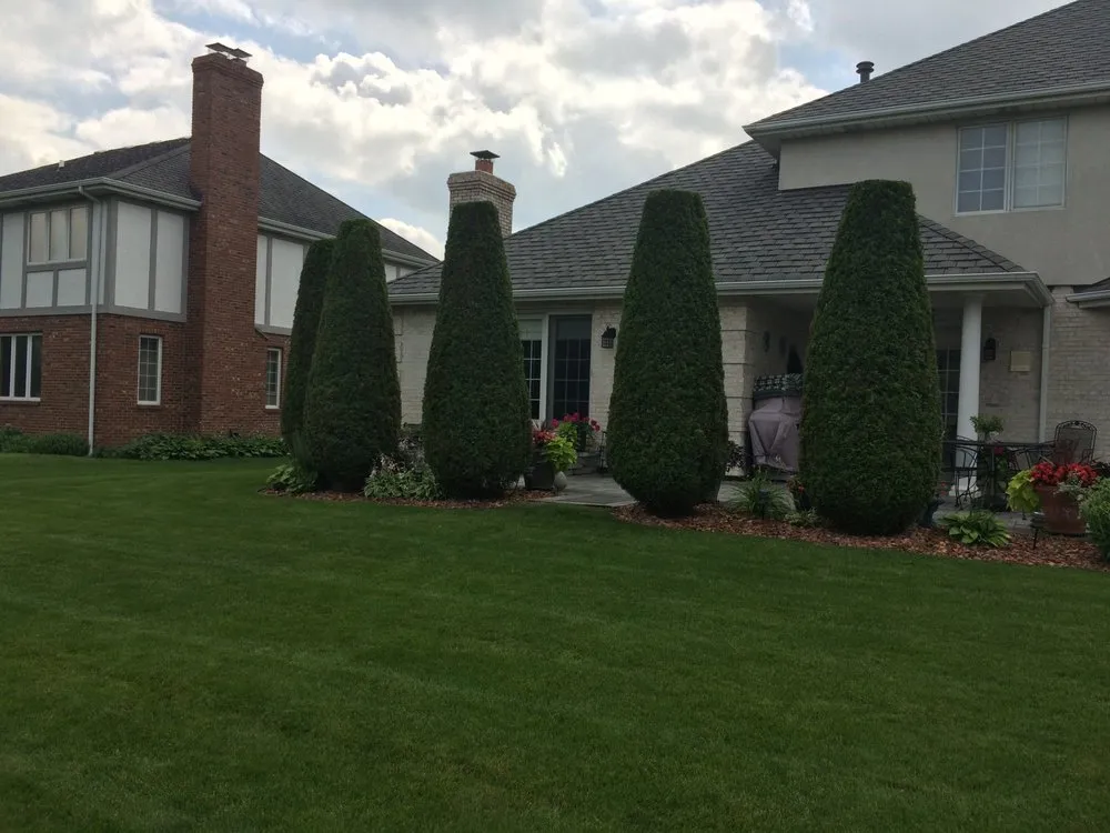 Expert yard cleanup service experts serving Frankfort, IL - Infinity Lawn & Landscaping