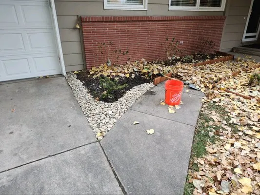 Infinity Lawn Care Logo