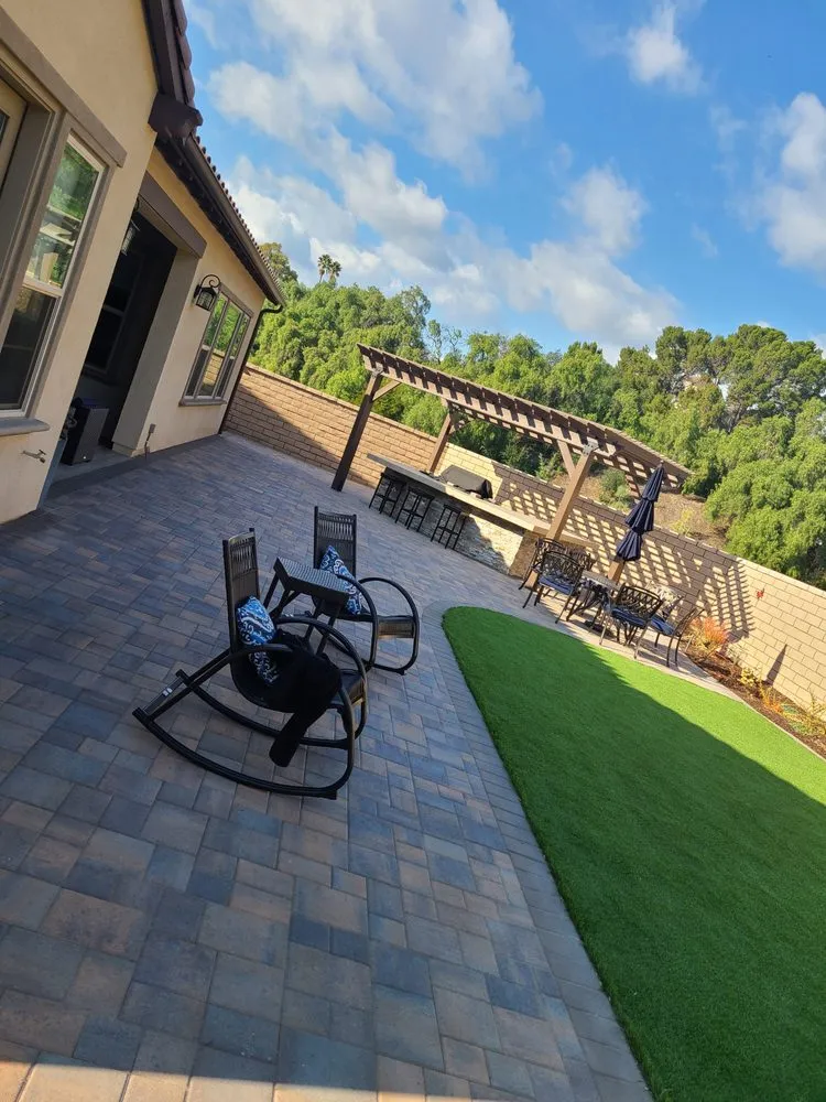 Professional yard maintenance in Oxnard, CA - Iniguez'S landscaping Service