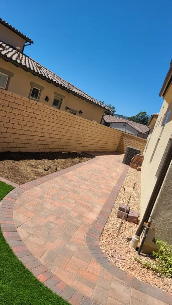 Local lawn mowing service in Oxnard, CA - Iniguez'S landscaping Service