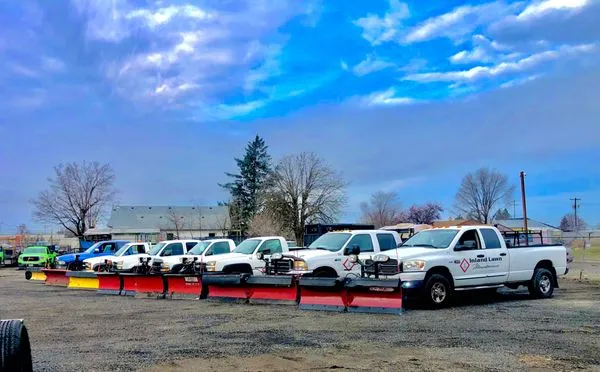 Inland Lawn Maintenance Logo