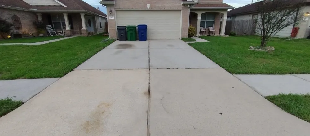 Affordable outdoor landscaping for year-round maintenance across The Woodlands, TX - Inline Lawn and Home