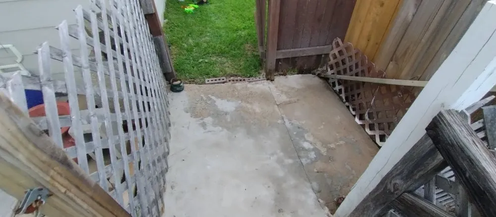 Professional yard maintenance in The Woodlands, TX - Inline Lawn and Home