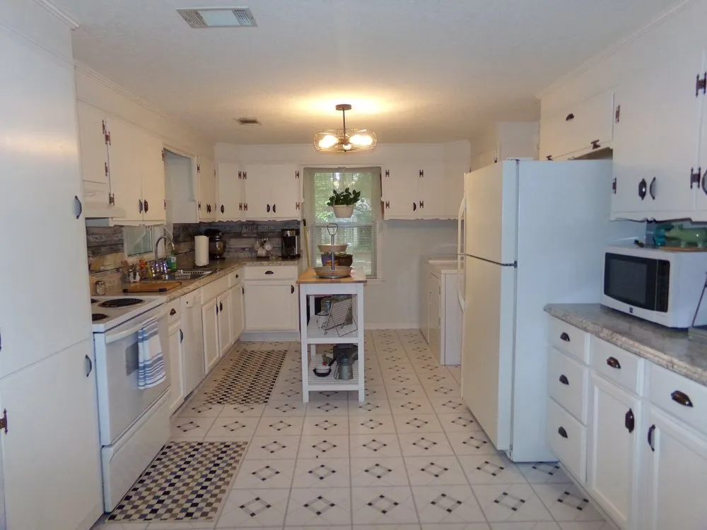 Top-rated yard cleanup service in Midway, GA by Innerloop