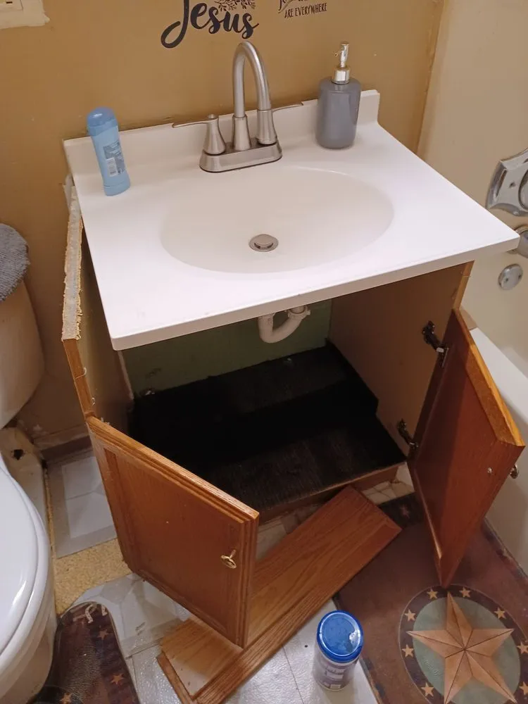 Affordable yard cleanup service for homes across Phoenix, IL - Innerpeace Landcare